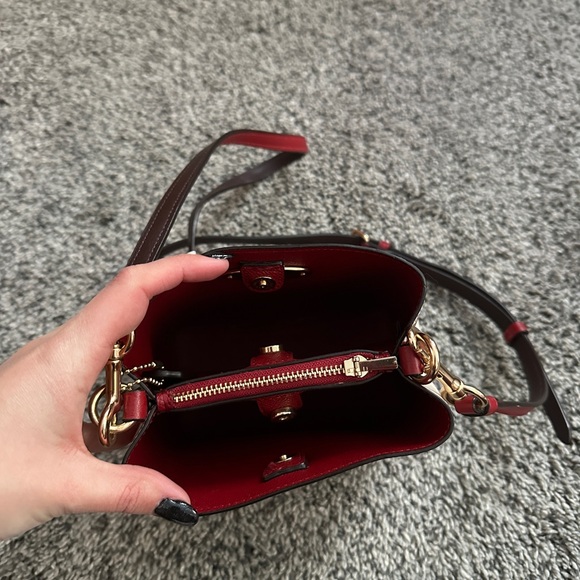 Coach Cream and Red Floral Crossbody Bag - Picture 4 of 4